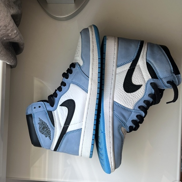 Air Jordan 1 Retro High University Blue and White High-Top Sneakers - Picture 1 of 4